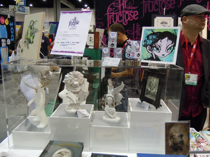 bigshottoyworks's tweet photo. IRL events are the lifeblood of any community. Here is a babyfaced Klim and a baby faced @jeffsotoart  at SDCC 2010 releasing Jeffs "Seeker" vinyl toy at the @hifructosemag booth. you can also see our pieces with @travislouie and @circasurvive Good times and forever memories https://t.co/elVdTAdPys