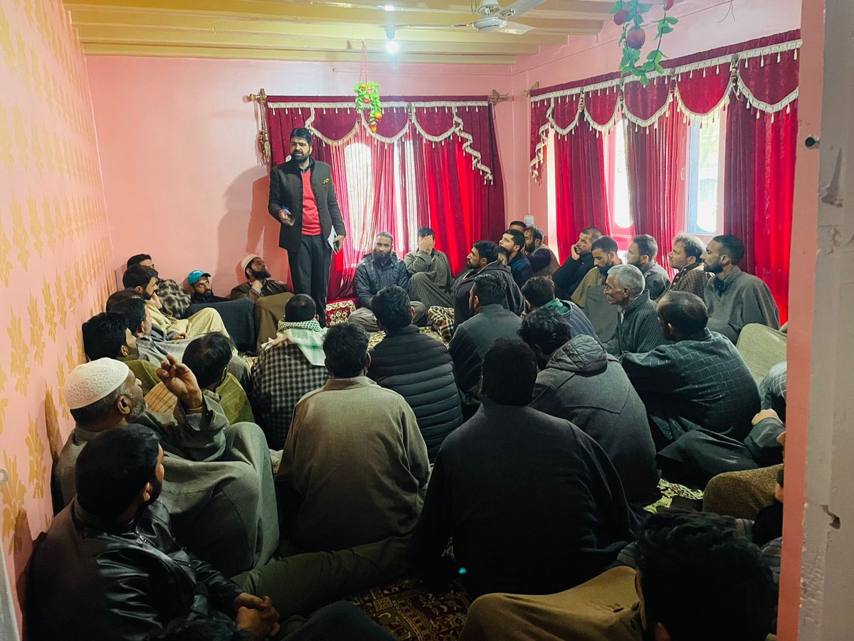 Anees_UlIslam07's tweet image. Today continued my outreach public programmes in various areas of Dooru Constituency Along with senior leader JKAP Muzafar Ah khan ,Thankful to the people for support..
My people my pride….
I Love my people & I respect my people…
#apnipartyonline