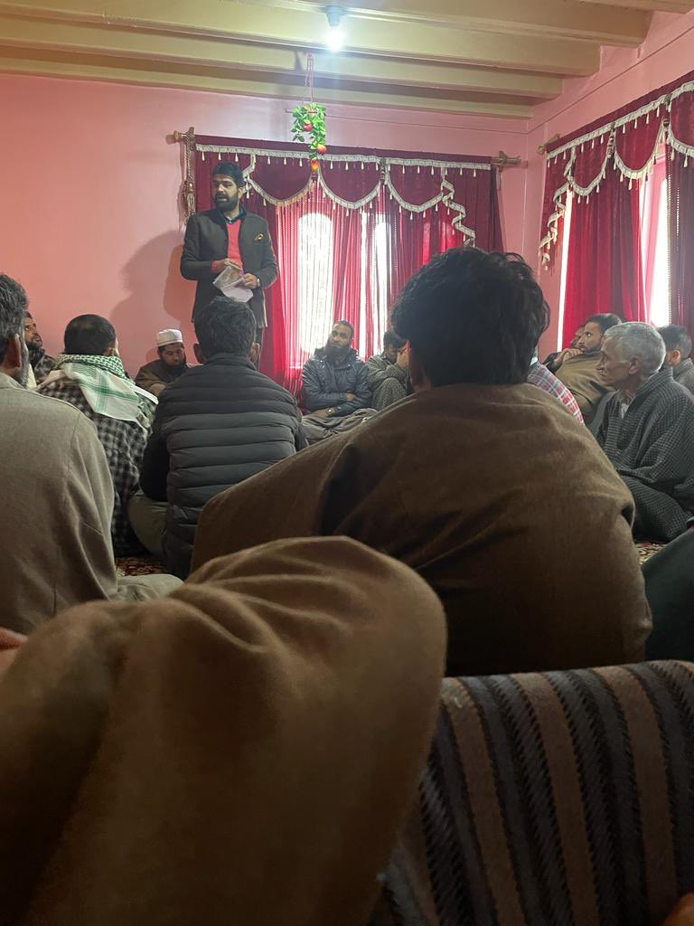 Anees_UlIslam07's tweet image. Today continued my outreach public programmes in various areas of Dooru Constituency Along with senior leader JKAP Muzafar Ah khan ,Thankful to the people for support..
My people my pride….
I Love my people & I respect my people…
#apnipartyonline