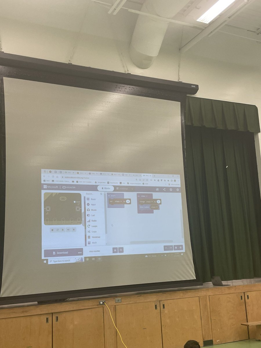 Coding with Micro:bits <a href="/edmund_st/">St.Edmund Elementary ✝️</a> with grade 7/8 students. #TLIAgrantdpcdsb #dpcdsb
