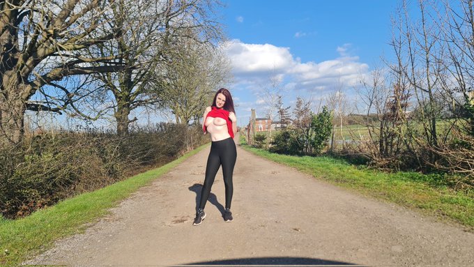 Just uploaded some hot new outdoor pics to my onlyfans! Freebie in comments,only 34 left! https://t.<a href="/tag/adultwork"class="tags"><span>#adultwork</span></a>