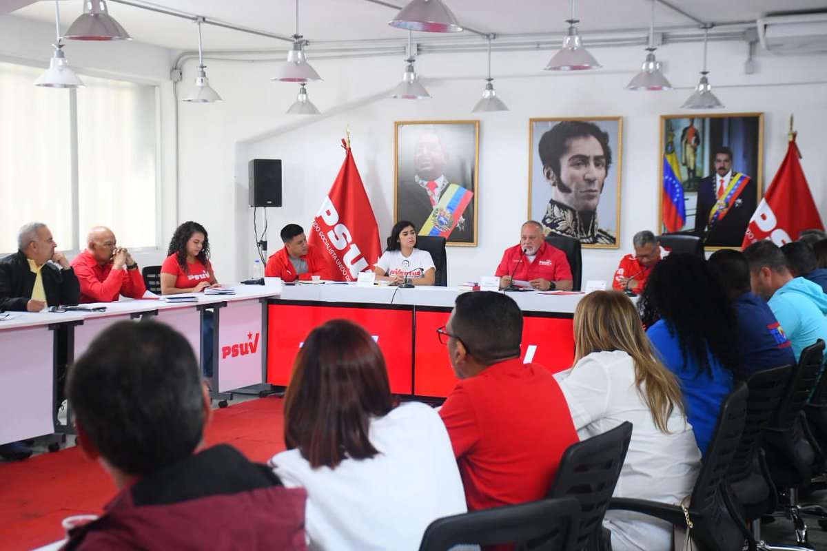 "Si tenemos moral y ética, nos levantamos y seguimos adelante con la misma lucha", Diosdado Cabello.

<a href="/dcabellor/">Diosdado Cabello R</a> 
#NiCorrupciónNiGuarimbas