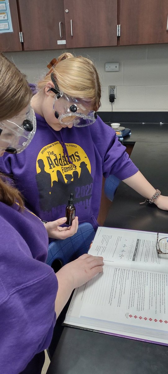 MLawScience's tweet photo. Chemistry Lab Pictures https://t.co/Fthvo6jfOL