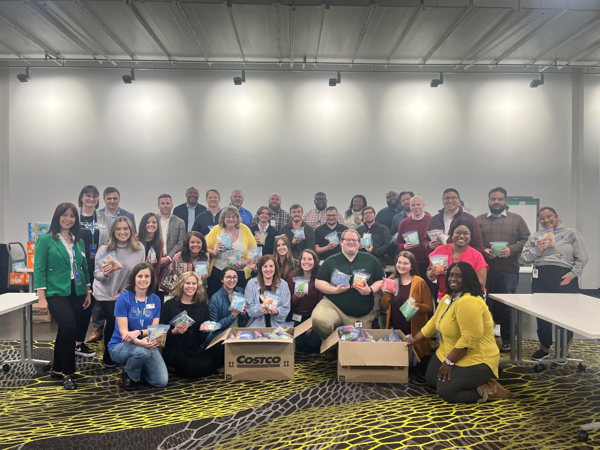 UWPiedmont's tweet photo. 📝 💝 Thank you to this Milliken &amp; Company crew for assembling snack packs and writing encouraging notes to support local students at @clevelandacad.  

#liveunited #partnersforgood #corporatesocialresponsibility https://t.co/G4UJGh3zWl