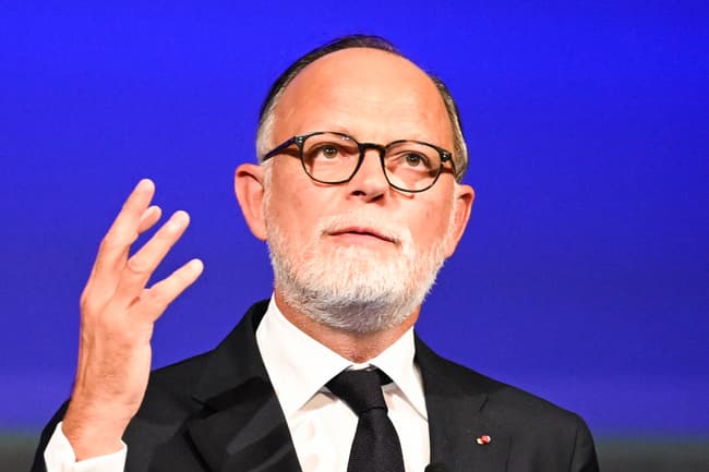 BFMTV's tweet photo. 🔴 EN DIRECT
Retraites: pour Édouard Philippe, la réforme est "nécessaire" et "il ne faut pas revenir en arrière"
https://t.co/ua4nnvclz0 https://t.co/bHSuBLGNrj
