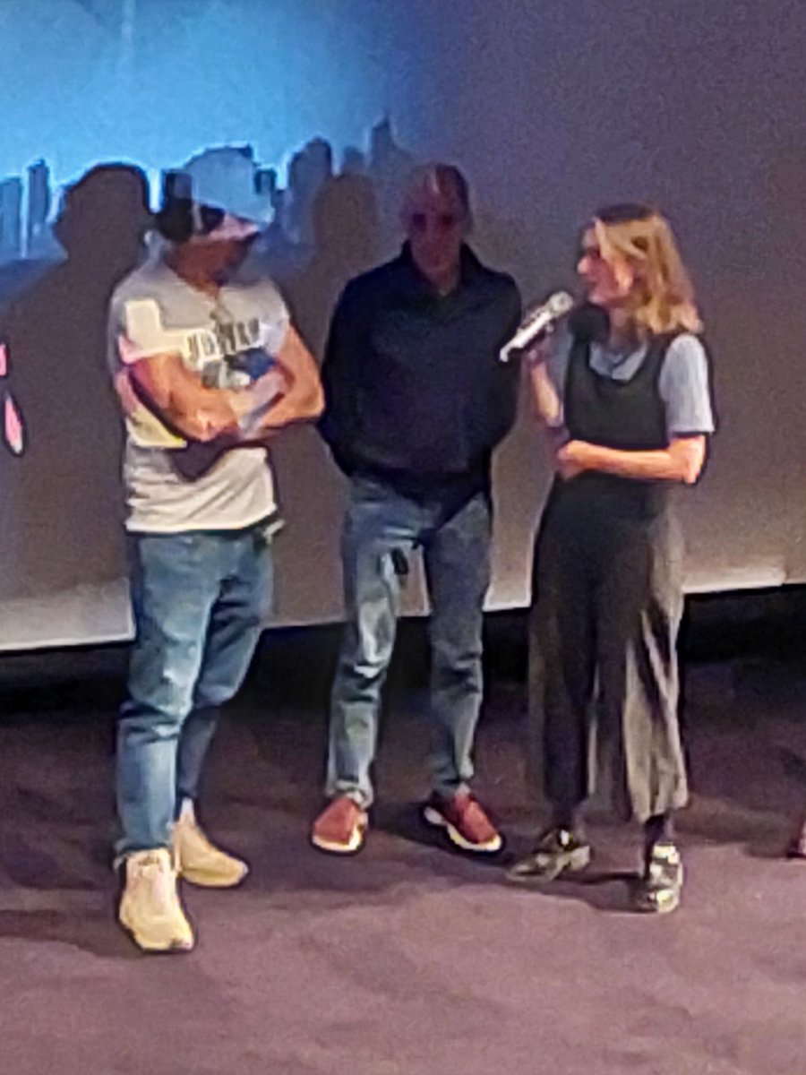 francetvetvous's tweet photo. 👹 Salle comble pour l’avt-1ère de Caro Nostra au @forumdesimages en présence du réalisateur, des comédiens et de la production @ElephantGroupe.

📅Une série horrifique avec une pointe d’humour noir par @francetvslash à voir le 31/03 sur @francetv à 20h et à 00h05 sur @France2tv https://t.co/YQHkIIUise