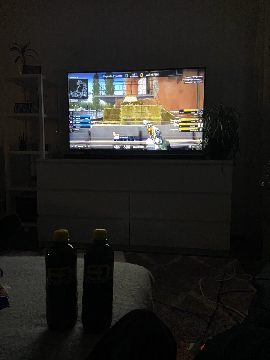 Pitkästä aikaa itekki katon vähän cs tietenkin <a href="/PelaajatCom/">Pelaajat.com</a> lähetys ja tietenkin suomen paras soittolista soi nimittäin olvarin parhaat!

Hyviä otteita nähty jo muutamalta suomi jengiltä