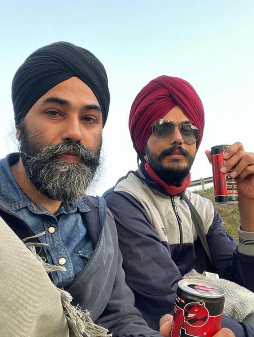 sahab_grewal's tweet photo. Metadata of both the pictures is same and here is Expected Mobile phones ,editing softwares used in both the pictures. Nokia N73 and Nikon E2500 🤔 @samarkohli @AnandpurTimes @GurpreetSSahota https://t.co/08ZGvVooAA