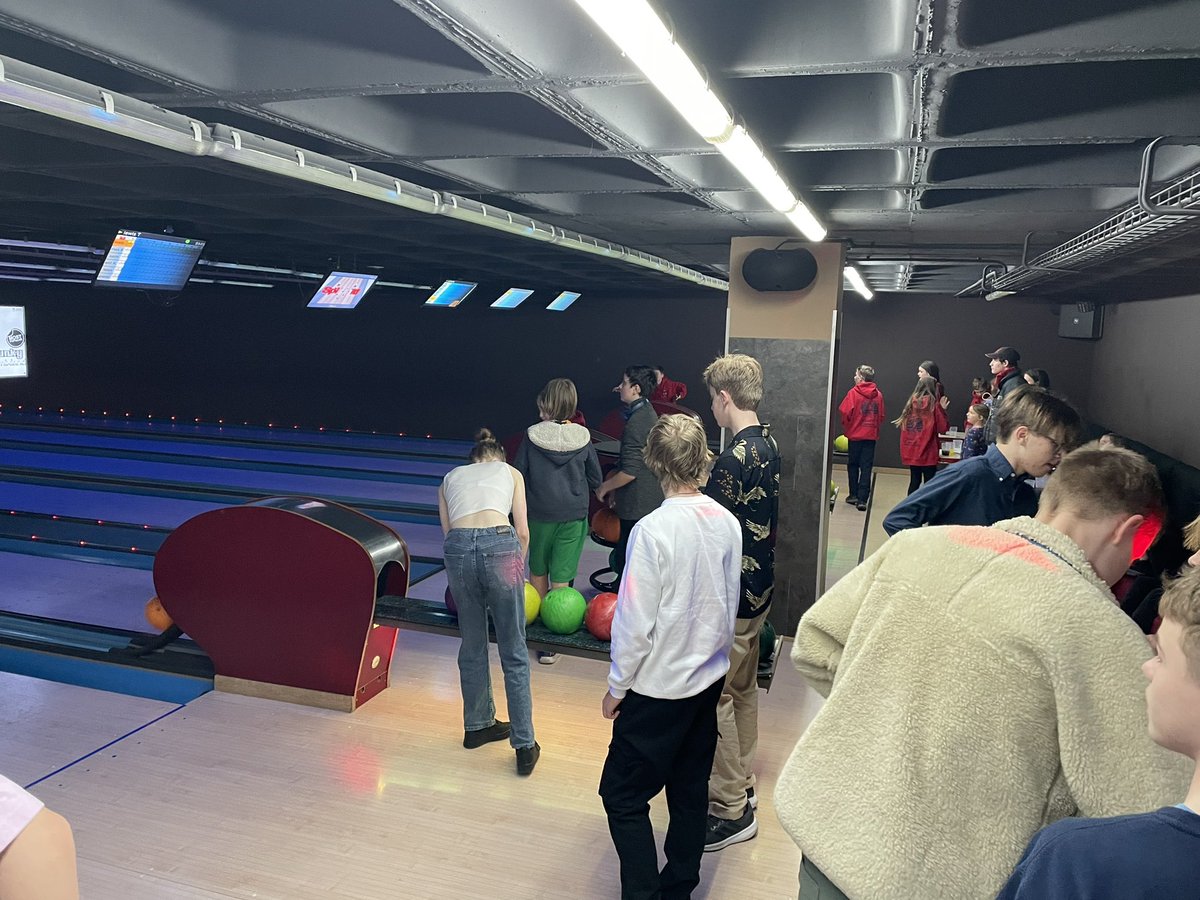 Bowling time! #apresski @InterskiSchools #BowlingLounge