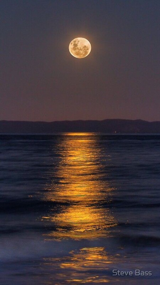 M1ONLOVER's tweet photo. Moon reflection https://t.co/fohuKWY8ml