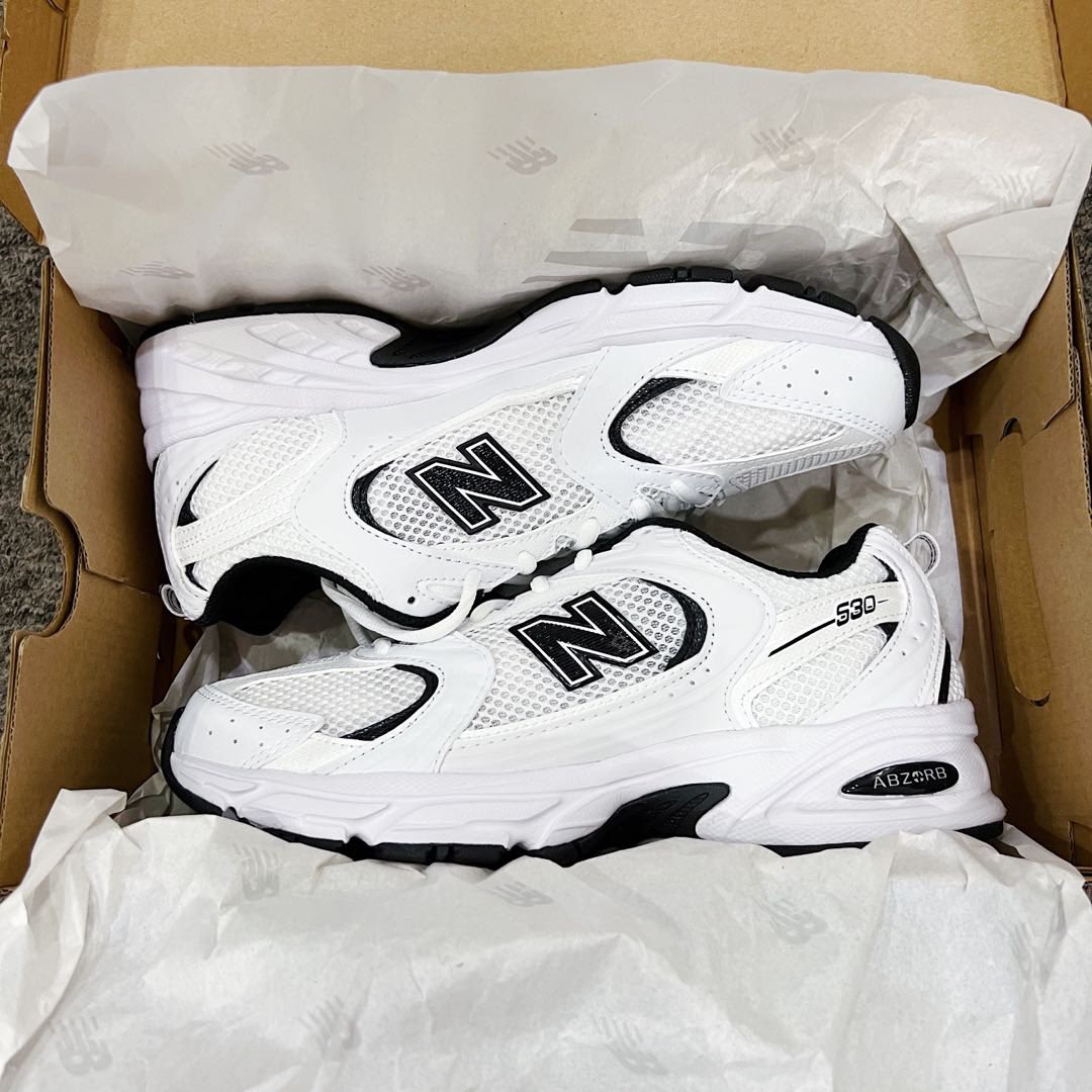 CaminoTV's tweet photo. La New Balance 530 « Black &amp; White » en promo à 93€ avec le code MOOD15 ✨

Lien : https://t.co/crl9wQAE3r https://t.co/LGtquaPawq