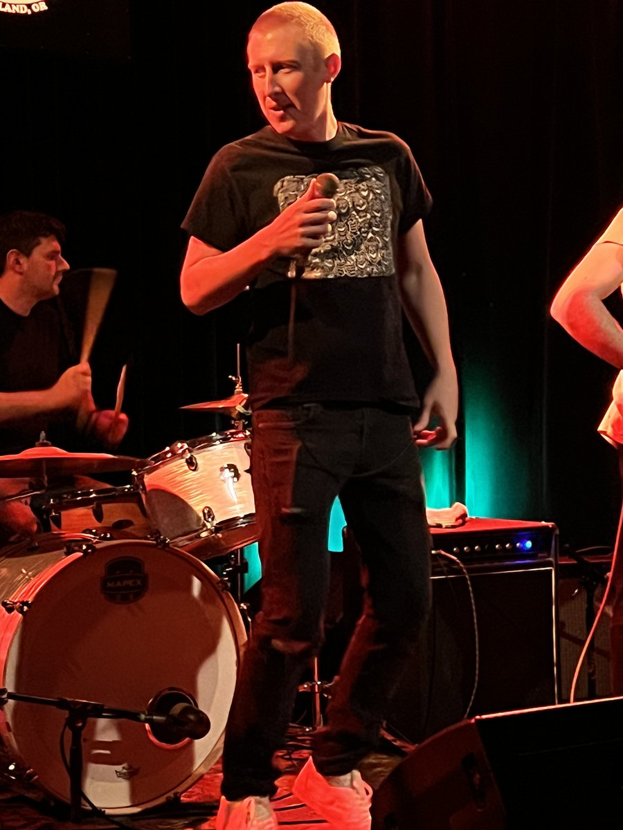 BackseatPlastic's tweet photo. POV: Alex is about to explode you. (Rock and roll style) https://t.co/a1QVHkXmvr
