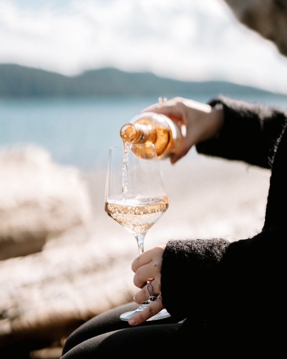 Sit back, take a sip, and cherish the moment. Tinhorn Creek is more than just wine - it’s moments enjoyed from the first pour to the last drop. We invite you to celebrate life's simple pleasures. Join us for a tasting, open daily from 11am to 5pm: bit.ly/3u4Bz8j