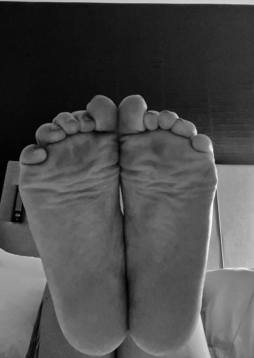 Femme3232's tweet photo. Lil scrunch #feet #footfinder #sellingcontent #of #onlyfans https://t.co/v1EPfXhbPJ