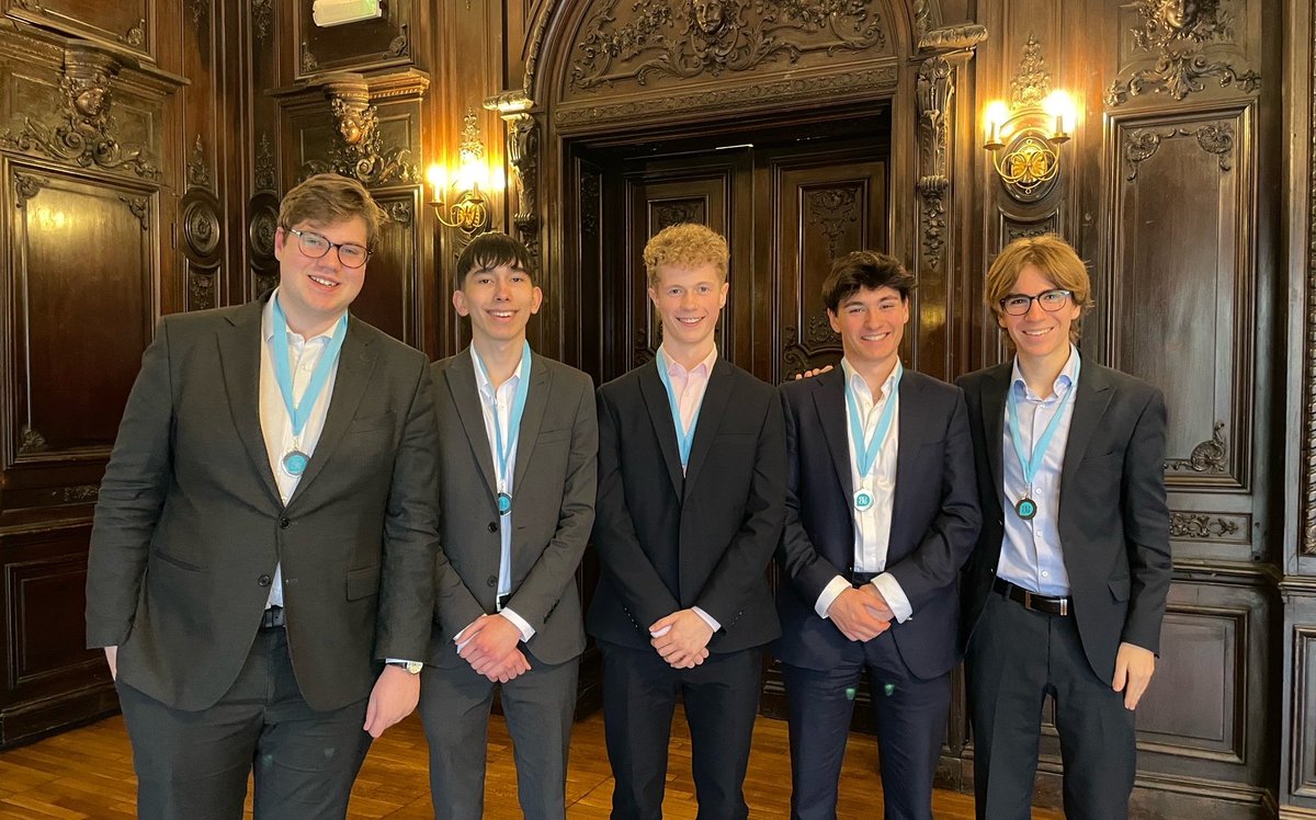 mgs_1515's tweet photo. Well done to our Senior Debating team who finished in the last twelve out of a starting 380 teams during the @theESU Mace Competition - they should all be very proud! #debatingcompetition @ESUdebate https://t.co/KSnd8MuBuw