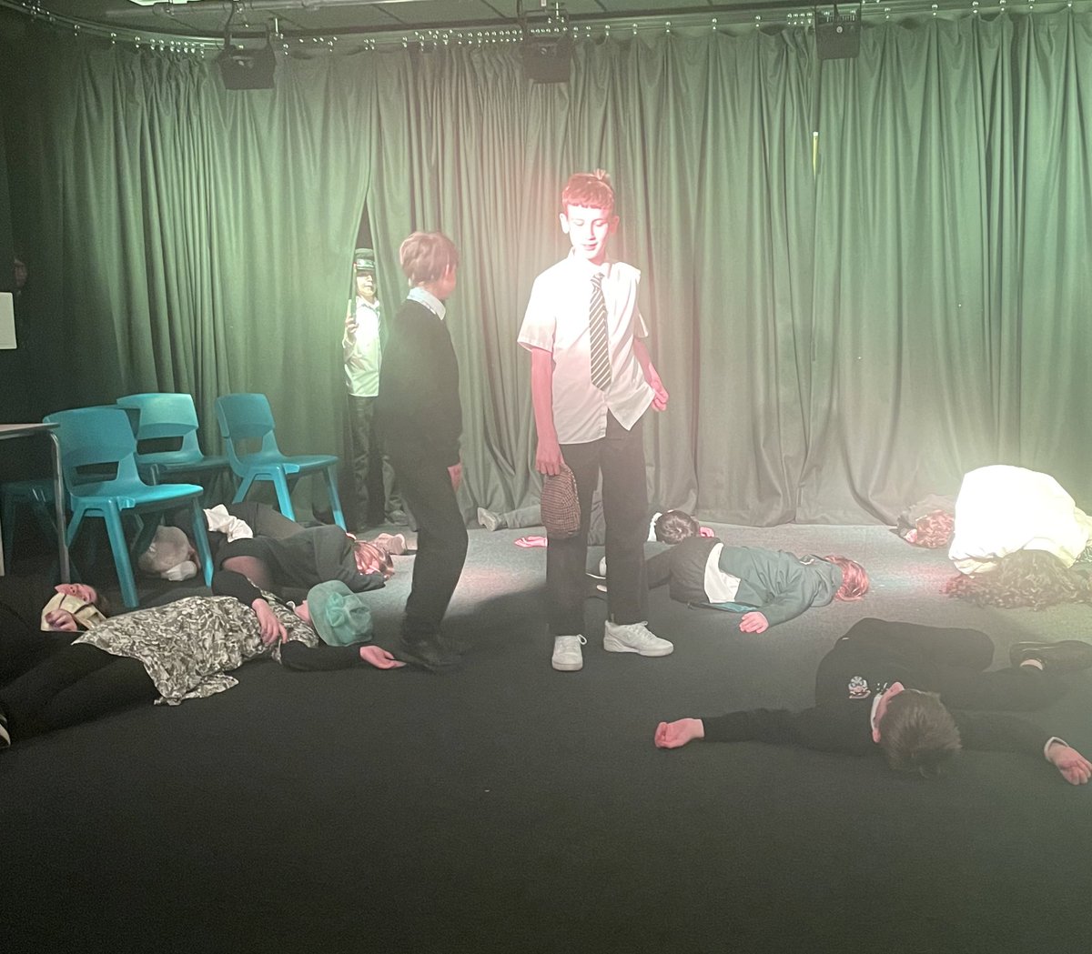 Today is #worldtheatreday a day for celebrating the importance and value of the art form of theatre. Here are some of our S1’s performing thier own devised pieces of theatre. #arts <a href="/Madrascollege/">Madras College</a>