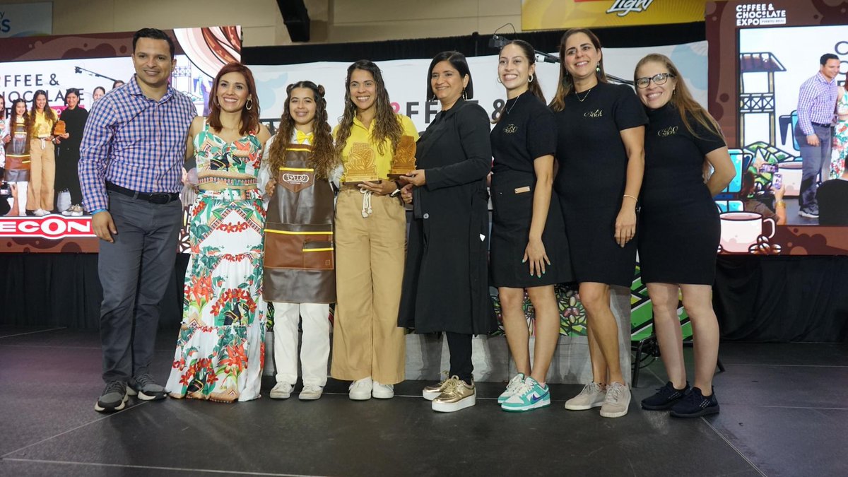 CoffeeChocoExpo's tweet photo. Mientras, en la categoría de Mejor Chocolate, nuestros asistentes favorecieron a Chocolate Cortés P.R. en primer lugar, CACAO 360  en segundo lugar y Bajari Handcrafted Chocolates, en tercer lugar.

¡Felicitaciones a los ganadores!

#CCE2023 #TeamCoffee #TeamChoco https://t.co/YxkKBi7VVY
