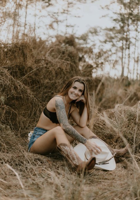 Watch Megan's leaked NSFW photo on TwXstars