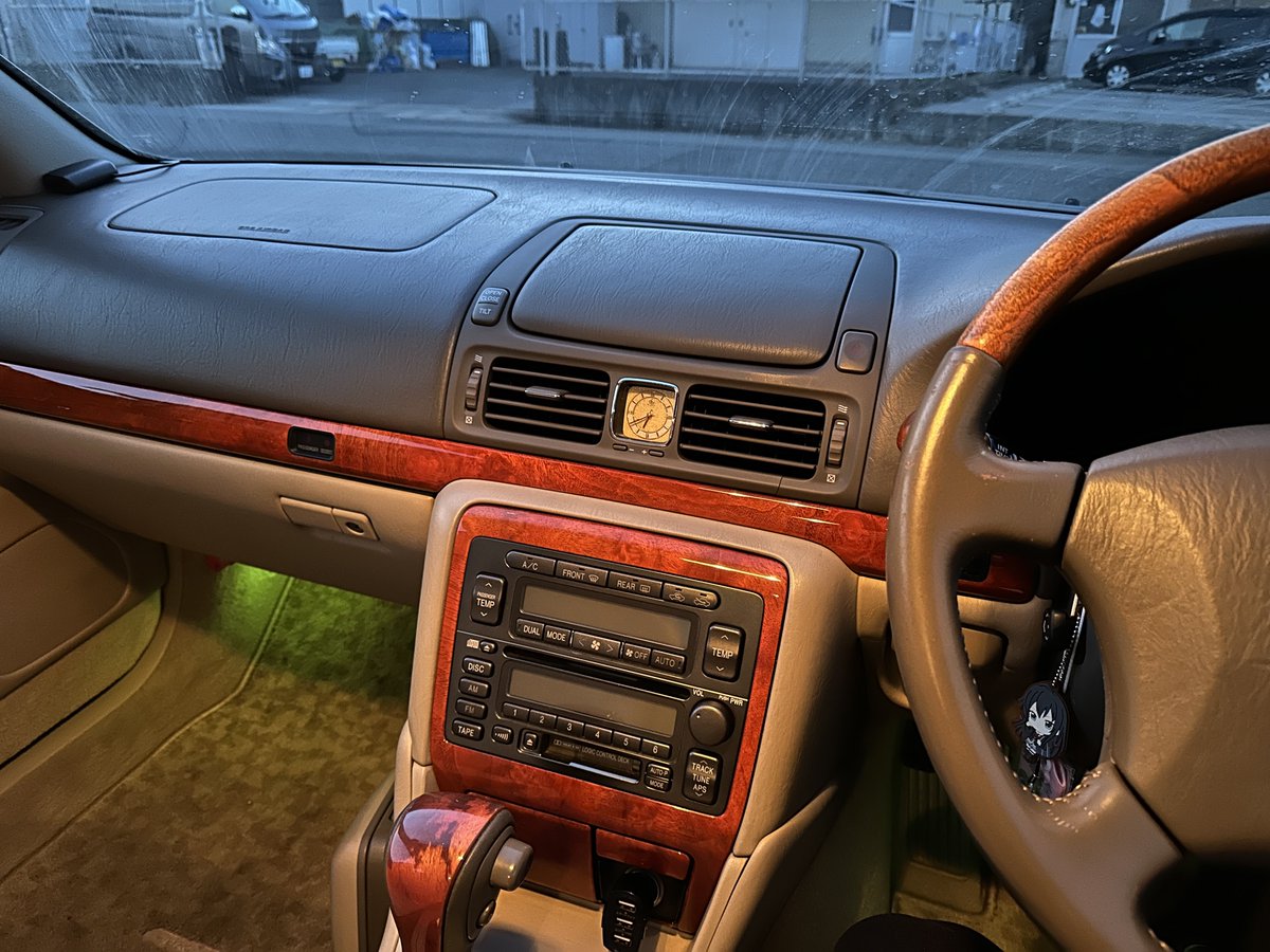 115_3001_JNR's tweet photo. 〜再投稿〜
プログレ納車されました!
これからプログレとのカーライフを存分に楽しみたいと思います。
親戚の方から貰った車です。一緒に新品の純正ハーフシートカバーも貰いました。シートを綺麗にしてから着けてみたいと思います。
プログレ乗りの方よろしくお願いします🙇🏻♀️
#プログレ #JCG10 https://t.co/dxRnytu3VC