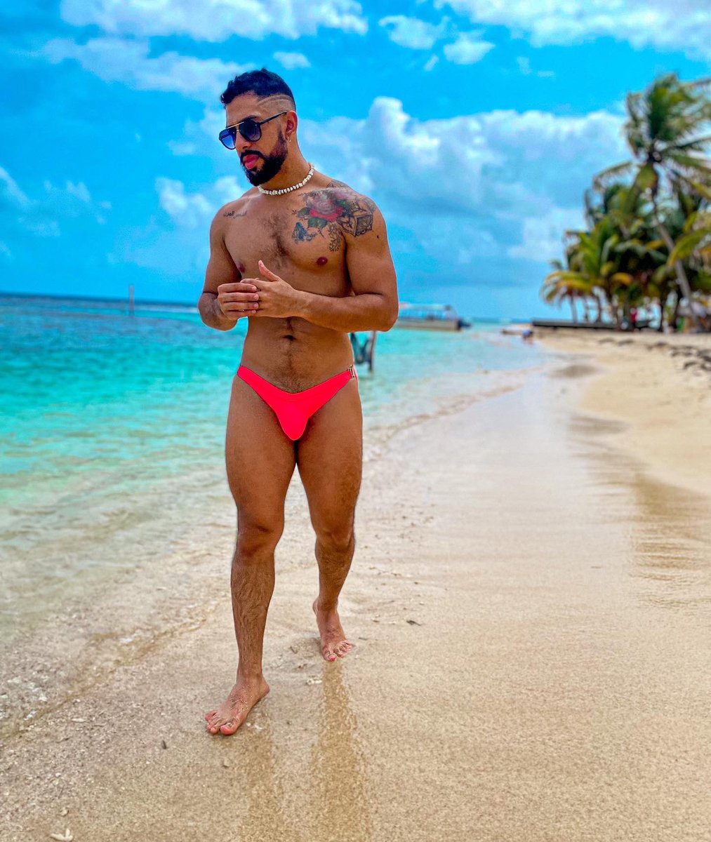 Angelo_3x's tweet photo. #beach #sexyman https://t.co/IAiZmvrEj9
