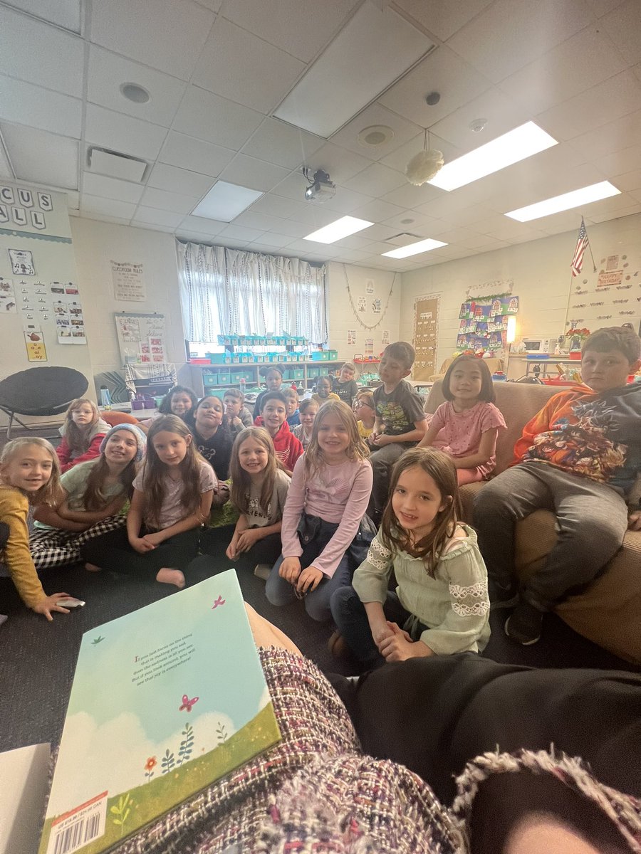 RachelleinMI's tweet photo. Is there anything better than being a guest reader? Thank you Mrs. Sheets and Mrs. Kiefer for sharing your wonderful Kinders, 1st and 2nd graders with me today! We learned much about finding our joy and being a good friend! #miched #marchreadingmonth #mylsps https://t.co/CBpUwsAPn7