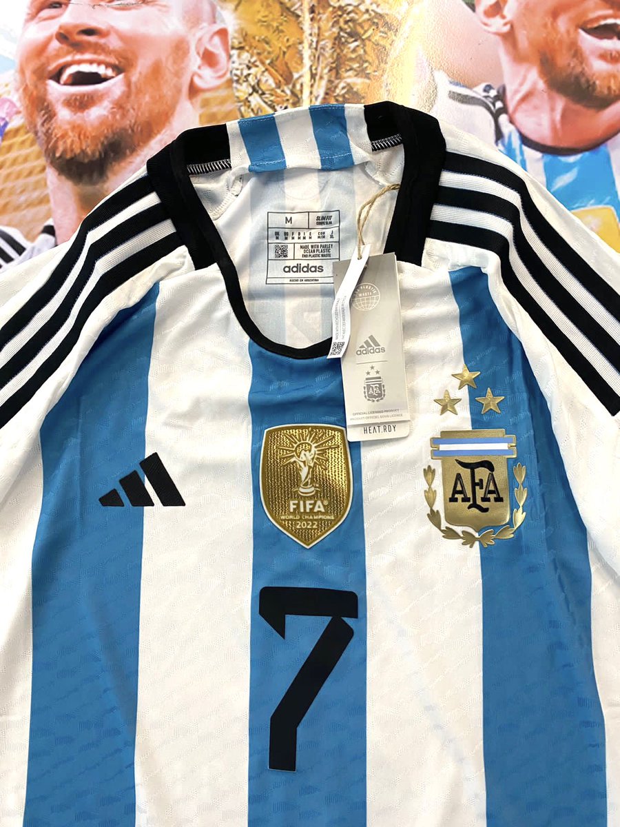 DataRacingOK's tweet photo. ¡¡TREMENDO #SORTEO!! 💣🇦🇷

LA 7 CON LAS 3 ESTRELLAS ⭐️⭐️⭐️

👉🏻 Seguí a @DataRacingOK y @CamisetasNani 

👉🏻 Dale RT y etiquetá a tus amigos

✅ ¡LISTO! El martes 4/4 anunciamos el ganador. El mismo saldrá sorteado entre los que participaron en #Instagram y en #Twitter. https://t.co/MSYluRwG7k