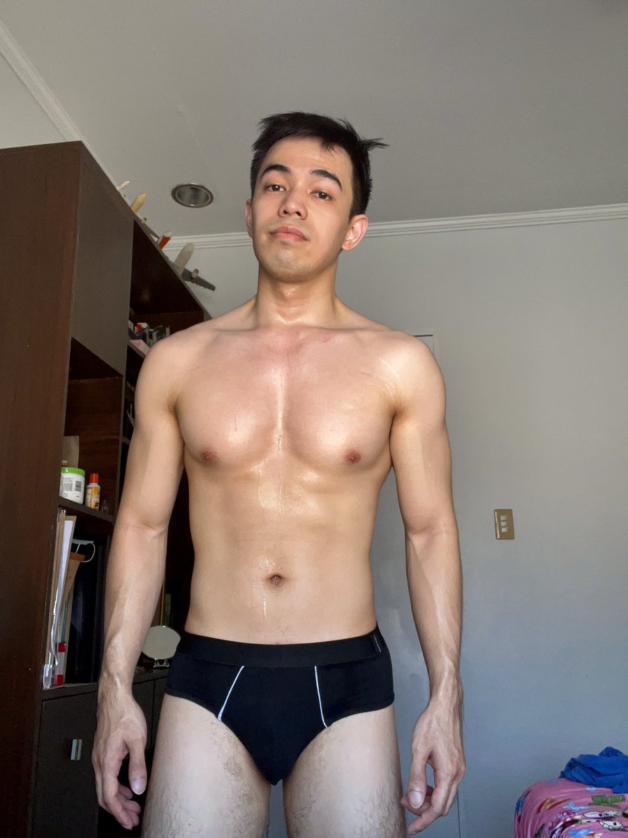 theniconicdao's tweet photo. Morning cardio to lose all those korean gainz https://t.co/lsvpkdKp6x