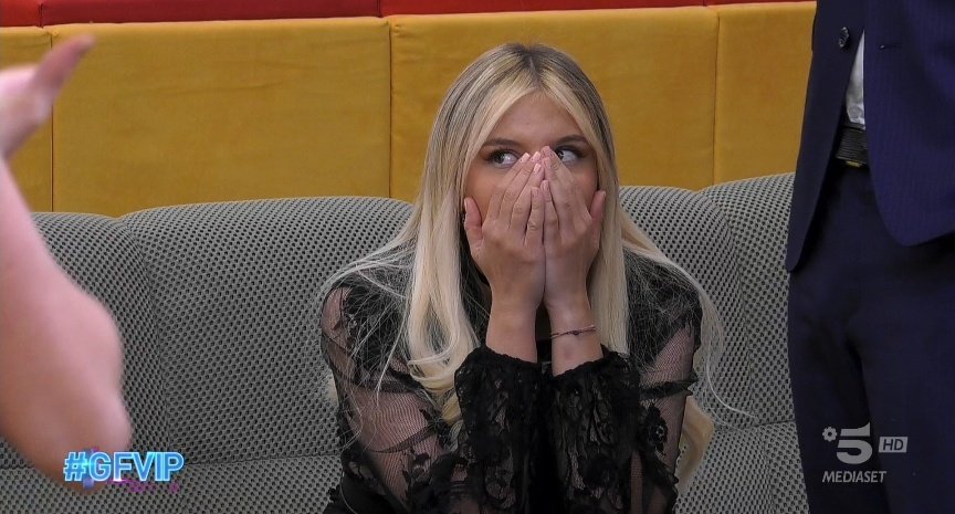 _maariposaa_'s tweet photo. Alfonso: -“Nikita è la quinta finalista”

ERROR 404 😭

#gfvip #nikiters #donnalisi https://t.co/BXCvBCwJca