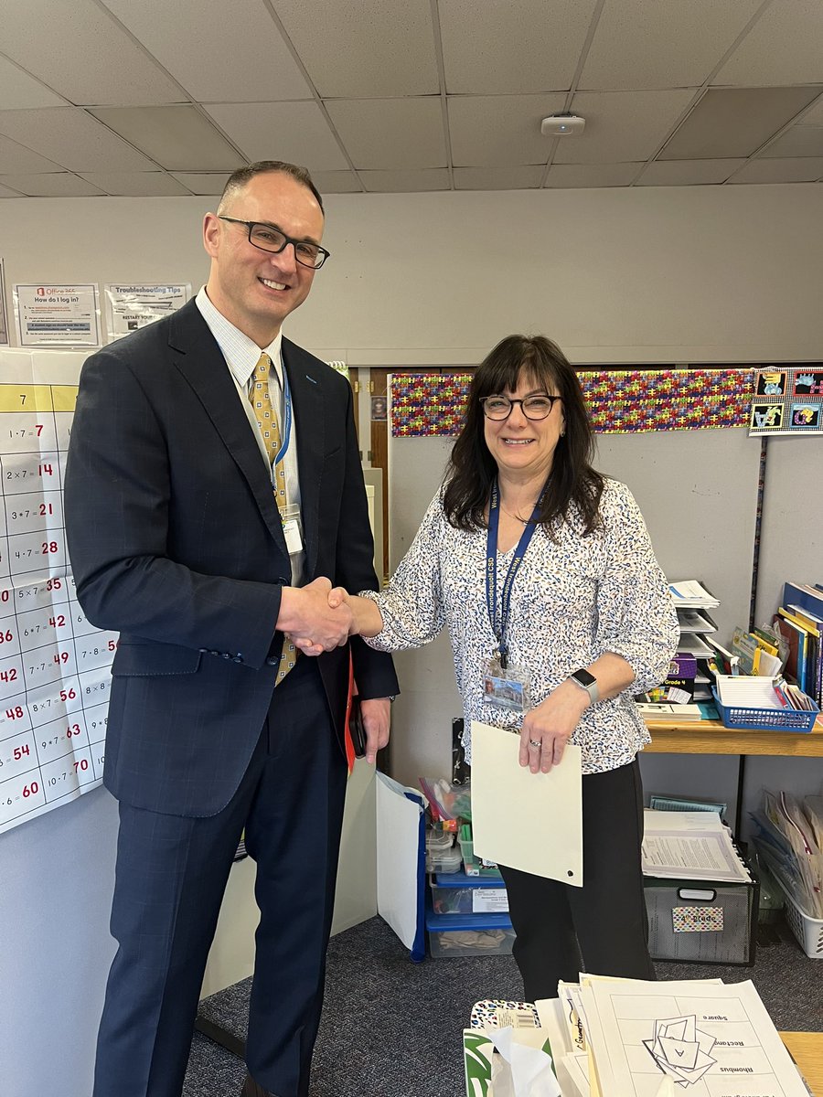 #Rogersrocks🙌🏾💞🥰
Celebrating more great educators! <a href="/WestIrondequoit/">West Irondequoit CSD</a> <a href="/AaronJohnsonWI/">Aaron R. Johnson</a>  <a href="/RocDevo/">Jeff DiVeronica</a>