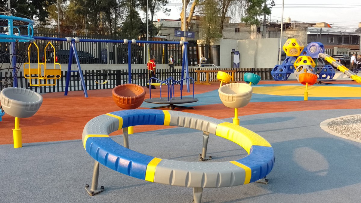 MishelleTGW's tweet photo. El parque está construido en un espacio de 2.5 manzanas, contará con un impacto positivo para el medio ambiente con la plantación de 576 árboles y la instalación de basureros para la clasificación de desechos.

@TGWdigital https://t.co/zkC3bUUohA