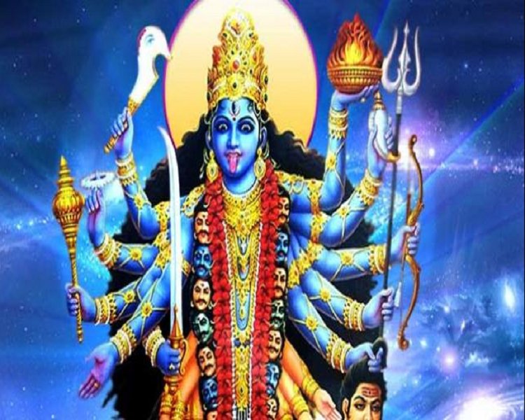 SPT_009's tweet photo. ।।🚩ॐ देवी कालरात्र्यै नम:🚩।।

एकवेणी जपाकर्णपूरा नग्ना खरास्थिता, लम्बोष्टी कर्णिकाकर्णी तैलाभ्यक्तशरीरिणी। वामपादोल्ल सल्लोहलता कण्टक भूषणा, वर्धनमूर्धध्वजा कृष्णा कालरात्रिर्भयङ्करी॥

मां महाकाली सब की रक्षा करें।

🚩।।जय माता दी।।🚩
          🙏🙏 https://t.co/Cqo7qHNZKm