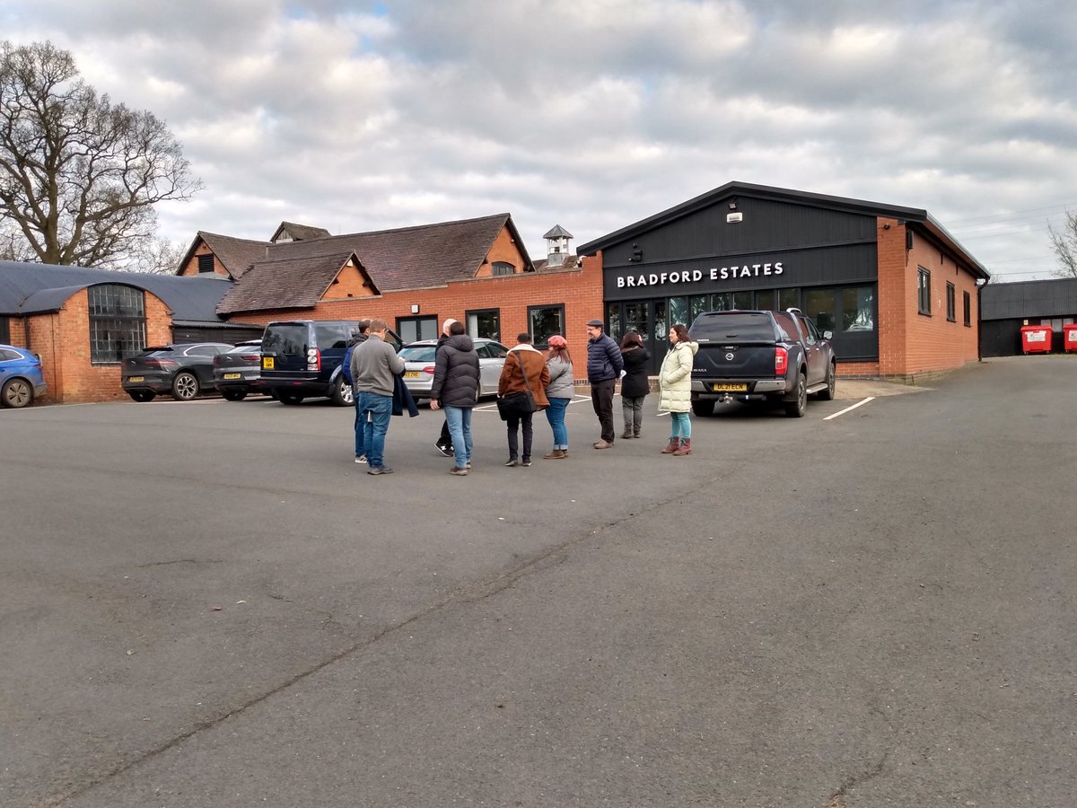 GTCREA's tweet photo. 1/9
Día 8 de la Misión.
Arranco la semana y retomamos la agenda.
La 1er visita del día fue a Bradford Estates, una de las granjas satelites de Agri-EPI Centre.
En esta empresa la agricultura forma parte de un plan de desarrollo inmobiliario y territorial a 100 años. 
(Sigue) https://t.co/HQrTogBT1j