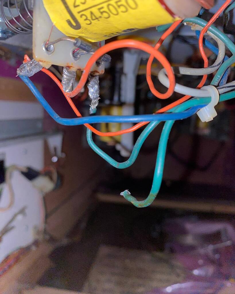 STPinball's tweet image. I think I know why the flipper died at the end of the stream. #problemsolving #troubleshooting #wheredoesthiswirego #dracula #sternelectronics #streamingiseasy