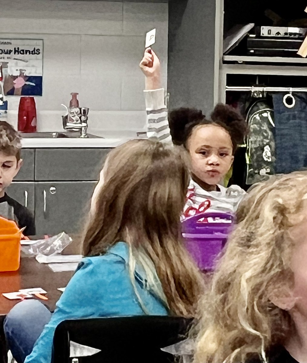 CarlenaSheeran's tweet photo. Another great visit to see literacy strategies in action @HeartlandES! 👫🏽 Proficient readers is our goal! 📖 #HCSBetterTogether #ReadersAreLeaders #SOR #IMSE #FocusedOnLearning https://t.co/9YelcnQYZp