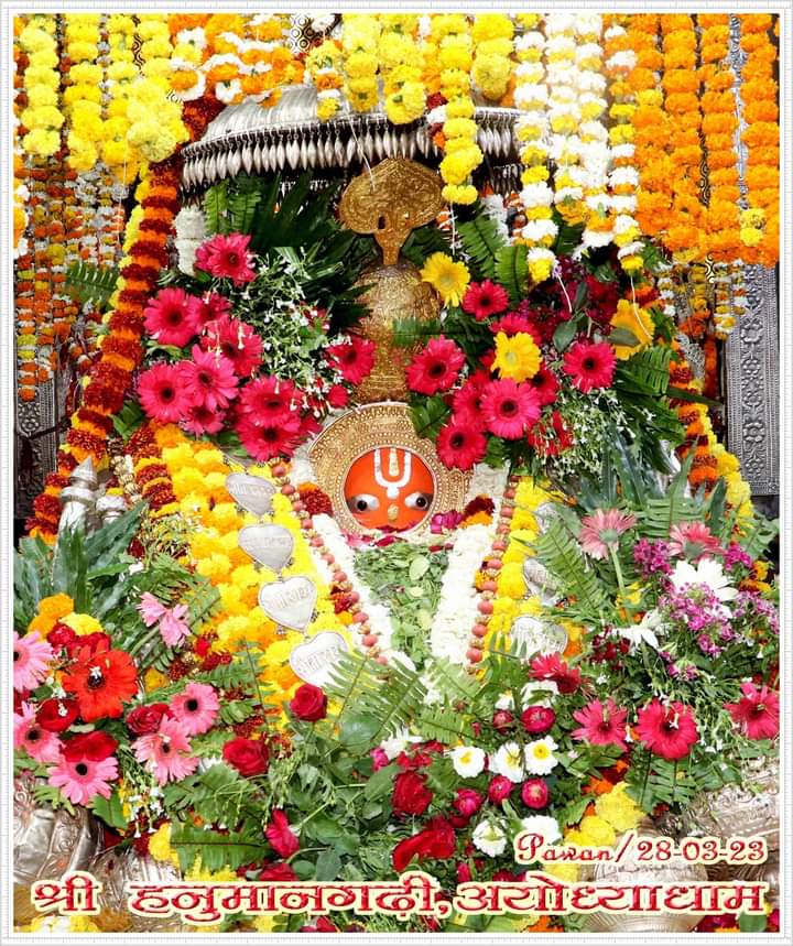 SPT_009's tweet photo. ।।🚩ऊँ हं हनमते नमः 🚩।।

मनोजवं मारुततुल्यवेगं 
जितेन्द्रियं बुद्धिमतां वरिष्ठं।
वातात्मजं वानरयूथमुख्यं 
श्रीरामदूतं शरणं प्रपद्ये॥

🚩🚩श्री हनुमान जी महाराज की जय 🚩🚩

🙏🙏 https://t.co/0idIrhNPbs