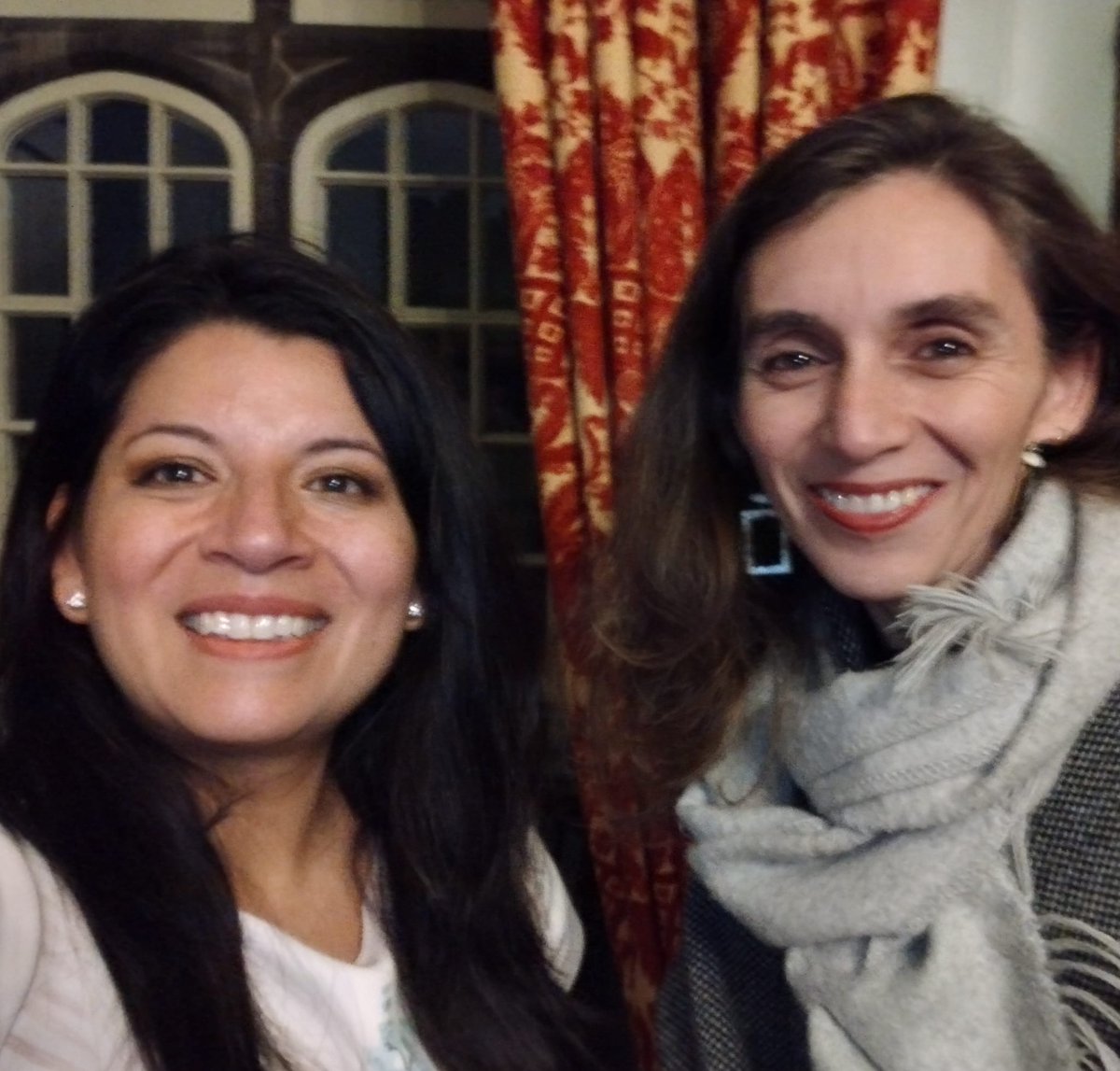 Connecting with talented and inspiring #WomenInSTEM is a natural outcome of #RisingWISE, a programme by and for women, aimed at boosting our #entrepreneurialselves 

Here with Dr @Clarissajaz with whom we share passion & experience in #science4policy

@Cambridge_Uni @UniofOxford