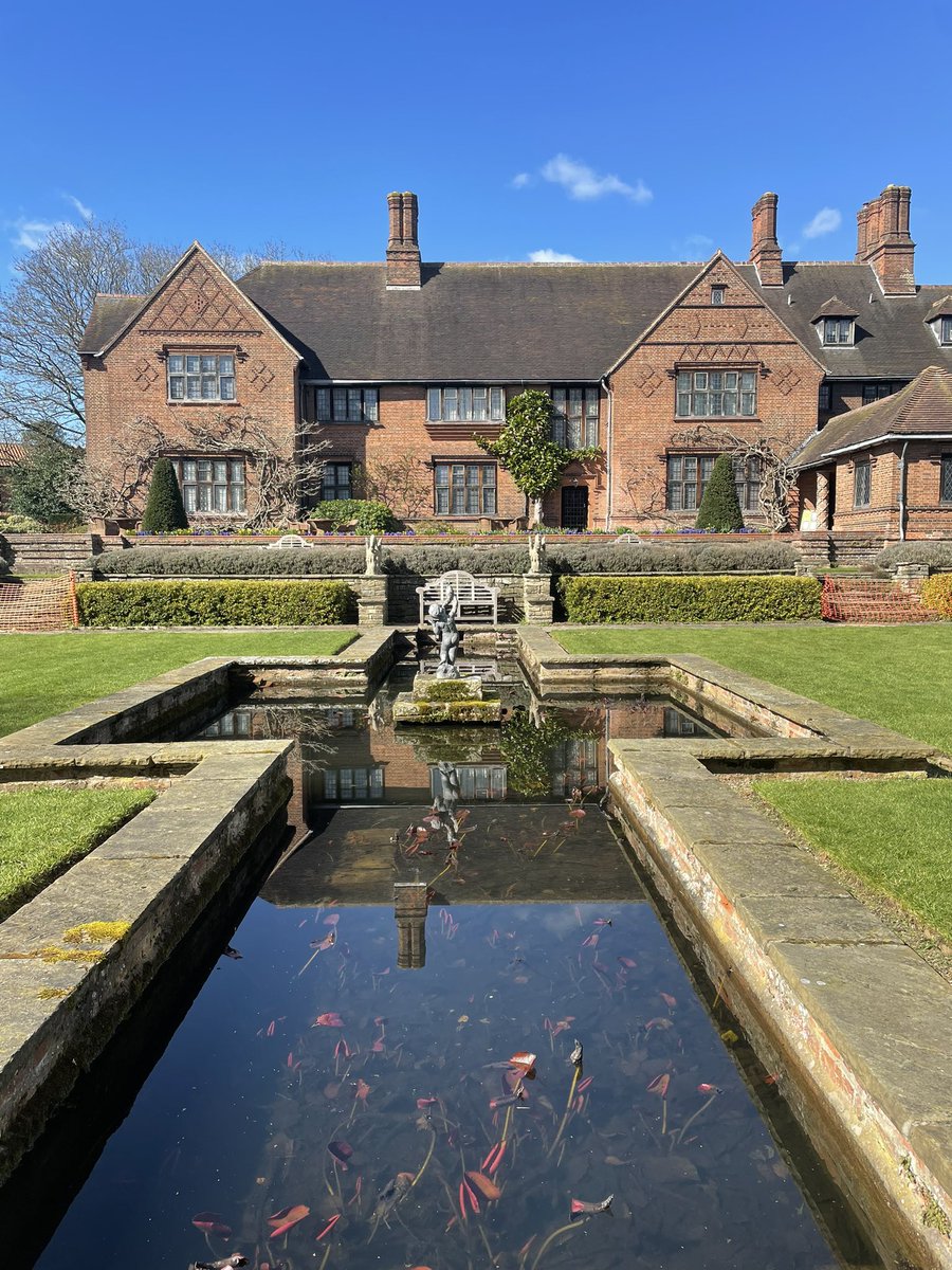 JessStep's tweet photo. Amazing first day @nationaltrust. Working from Goddards felt very special. https://t.co/lYJFpiyiRg
