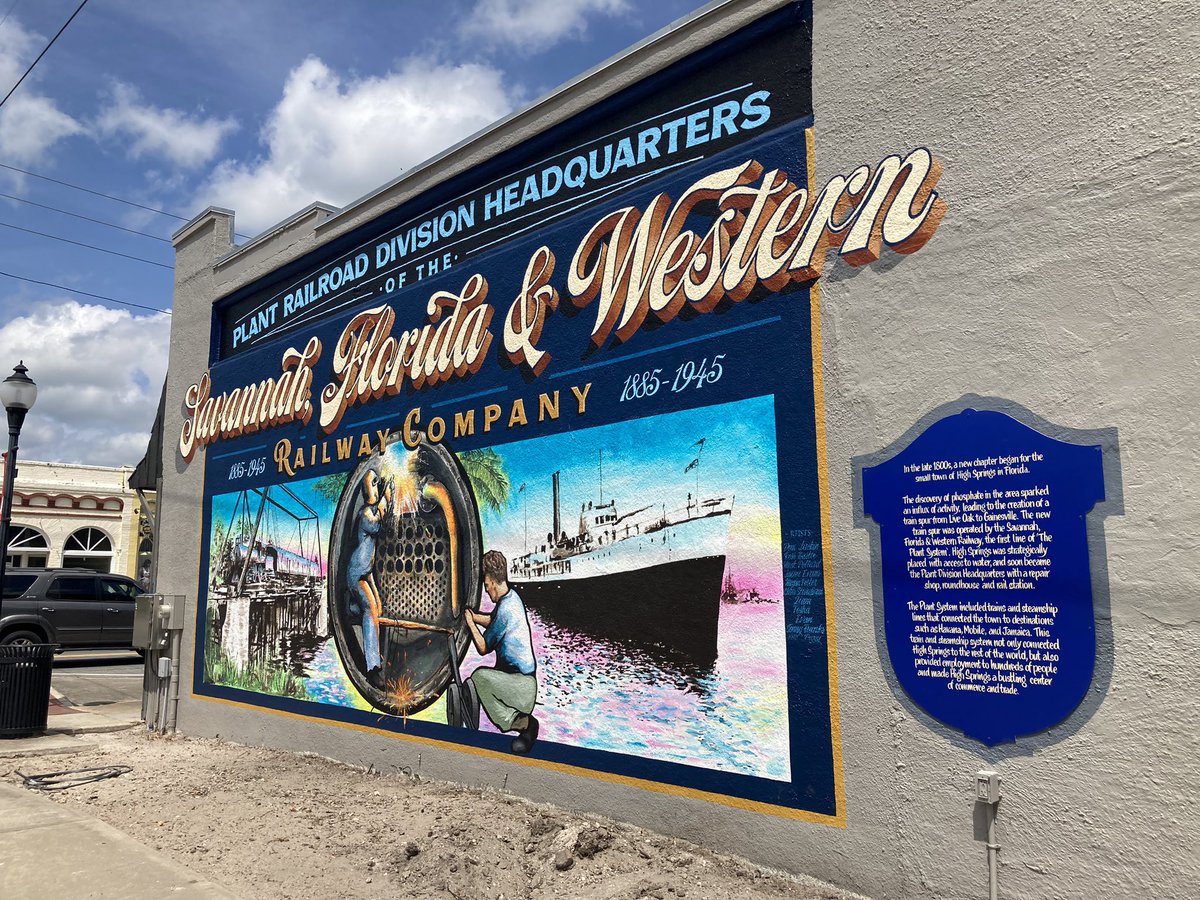 tessellatedrat's tweet photo. Completed a walking tour of the new High Springs Walldog murals. The distance was under two miles and it took over 45 minutes as I stopped to chat with an artist and other passersby. The route started at the original Scuba diving mural and ended at the Timucuan mural. #walldogs https://t.co/XdG30ZsPja