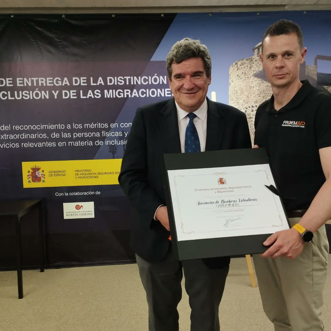 proemaid's tweet photo. El ministro de Inclusión, Seguridad Social y Migraciones de #España, José Luis Escrivá, ha hecho entrega a #PROEMAID de la "Distinción de la Inclusión y de las Migraciones a la Sociedad de Salvamento y Seguridad Marítima".
Más información 👇
https://t.co/Ty8ehqrQ7M https://t.co/sP9W4E6FeW