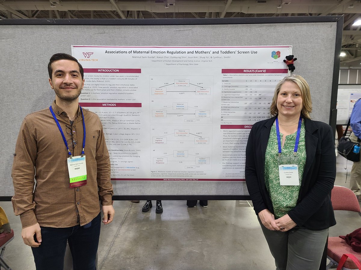 Proud of my graduate students who presented our research at #SRCD2023. It was their first time presenting at an in person national conference!