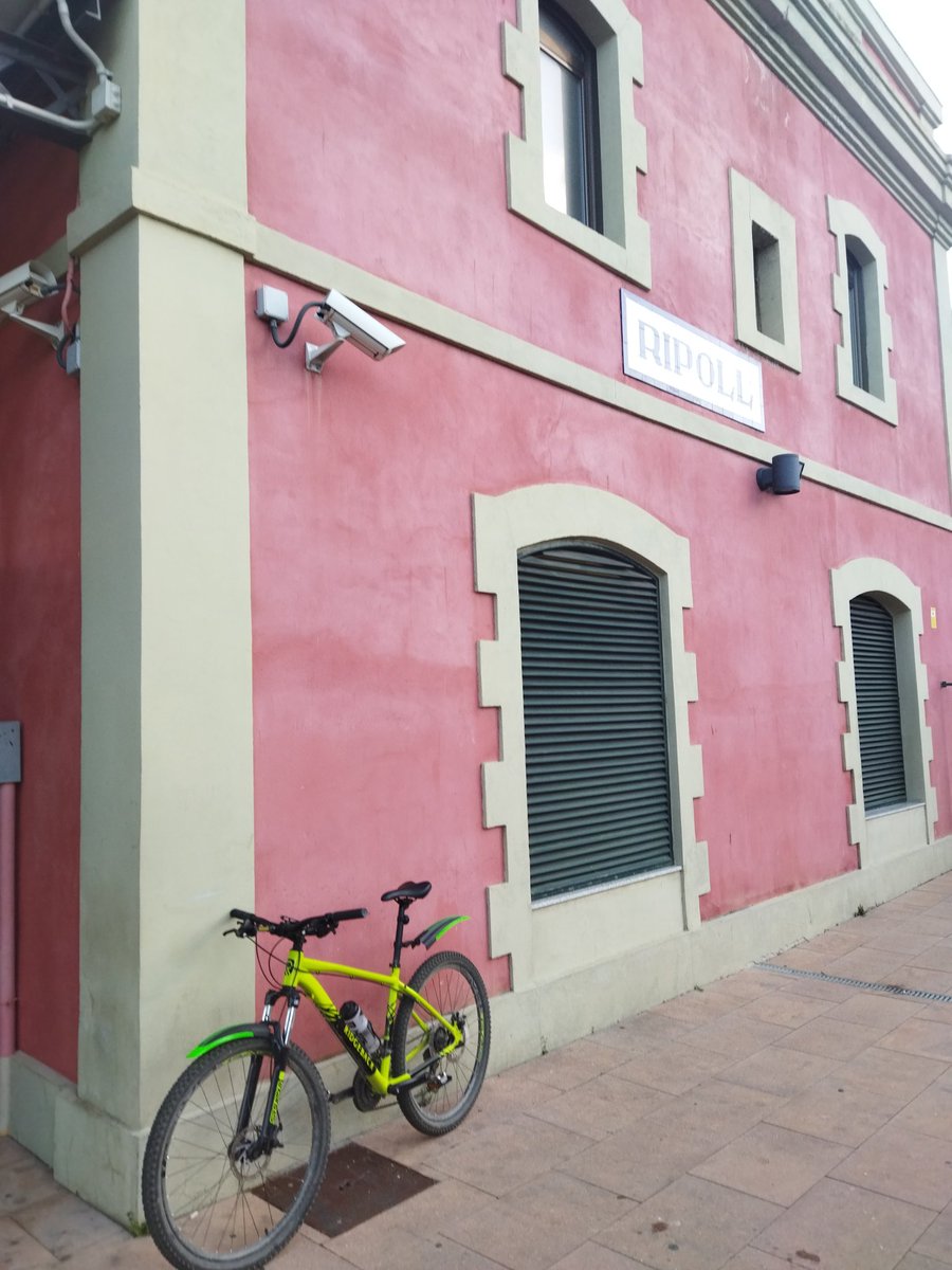 butanitoforever's tweet photo. Hoy retorni de #ciclismo #recurrente.
Ripoll-Setcases-Collada Fonda-Espinavell-Ripoll(94 km amb MTB) . https://t.co/WuDUivq1Tq