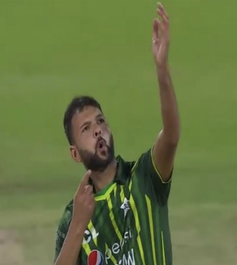 SyedAsfandYaar1's tweet image. Ye shaqs tmhe ahista ahista Shoaib akhtar ka dour laakr dikhayega.. InshaAllah❤️

Tuney prove krdia Ihsanullah tu in sb mai Alag hai..😎❤️

#pakVsAfg #boysingreen