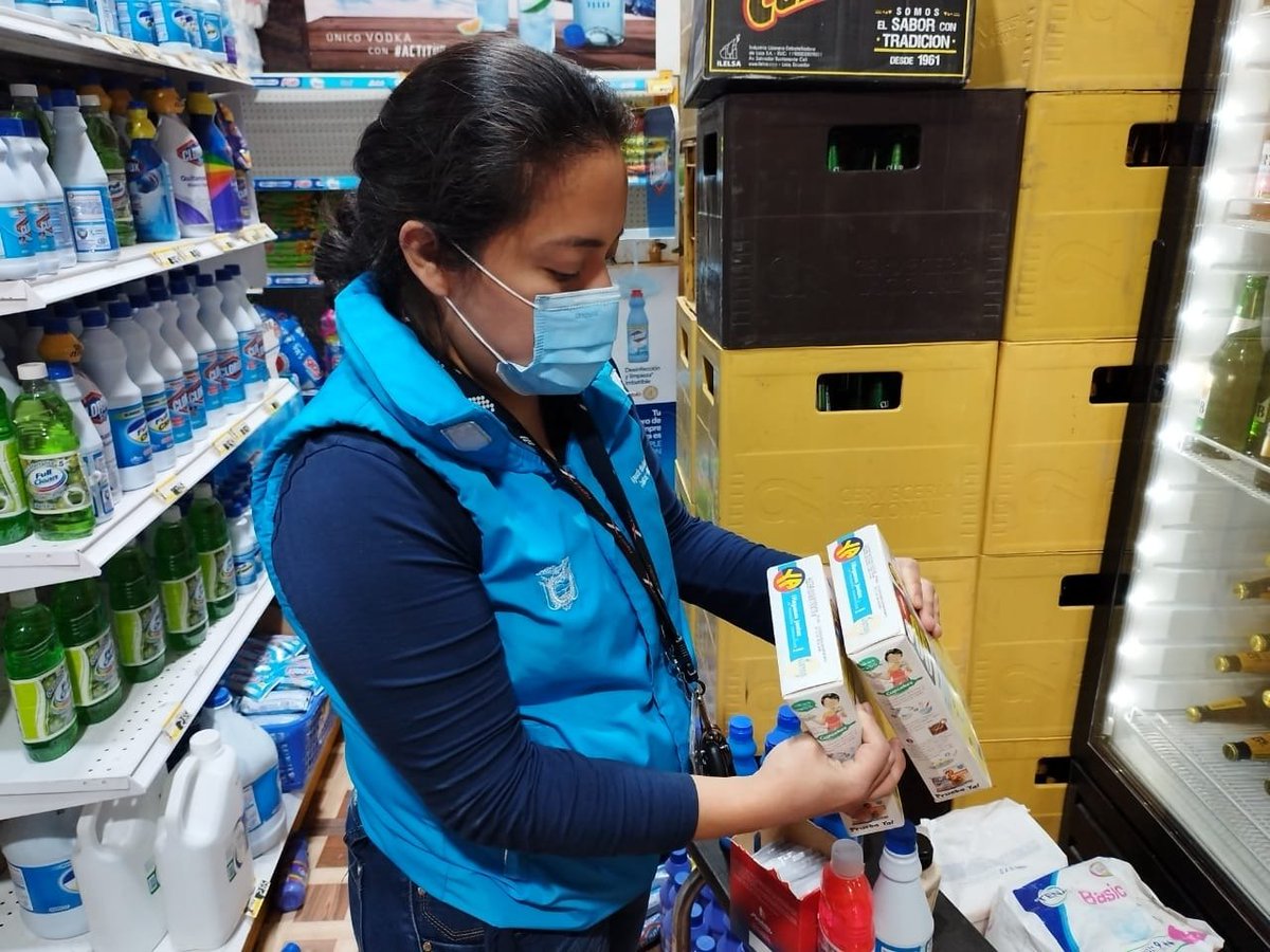 Arcsa_Ec's tweet photo. Más de 9⃣0⃣0⃣ productos de uso y consumo humano con fecha de vencimiento expirada y adulteración en el etiquetado fueron encontrados en un establecimiento de #Quito.

#ArcsaEnAcción 💯
#ArcsaTeCuida 🇪🇨 https://t.co/LRXkpTx9pH