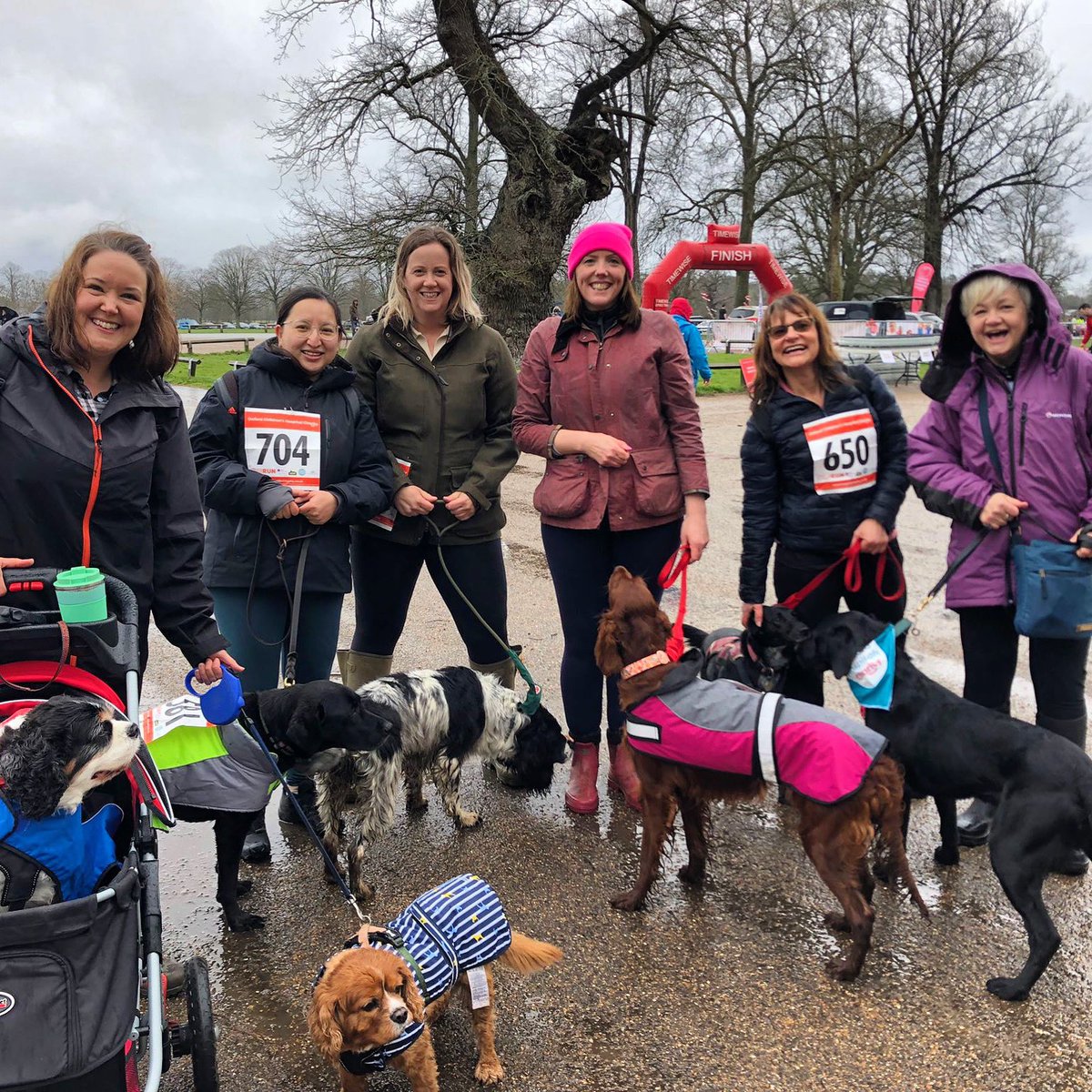 clare_morris86's tweet photo. A great day completing our 5mile walk with the ladies ‘Dogs of CHOX’ for the #OX5RUN @OxHospCharity @OUHospitals
Thanks to all those who have sponsored us to help the Oxford Children’s hospital charity. There’s still time to donate 😊
https://t.co/r77oacbE10 https://t.co/VfyC03Qa3g