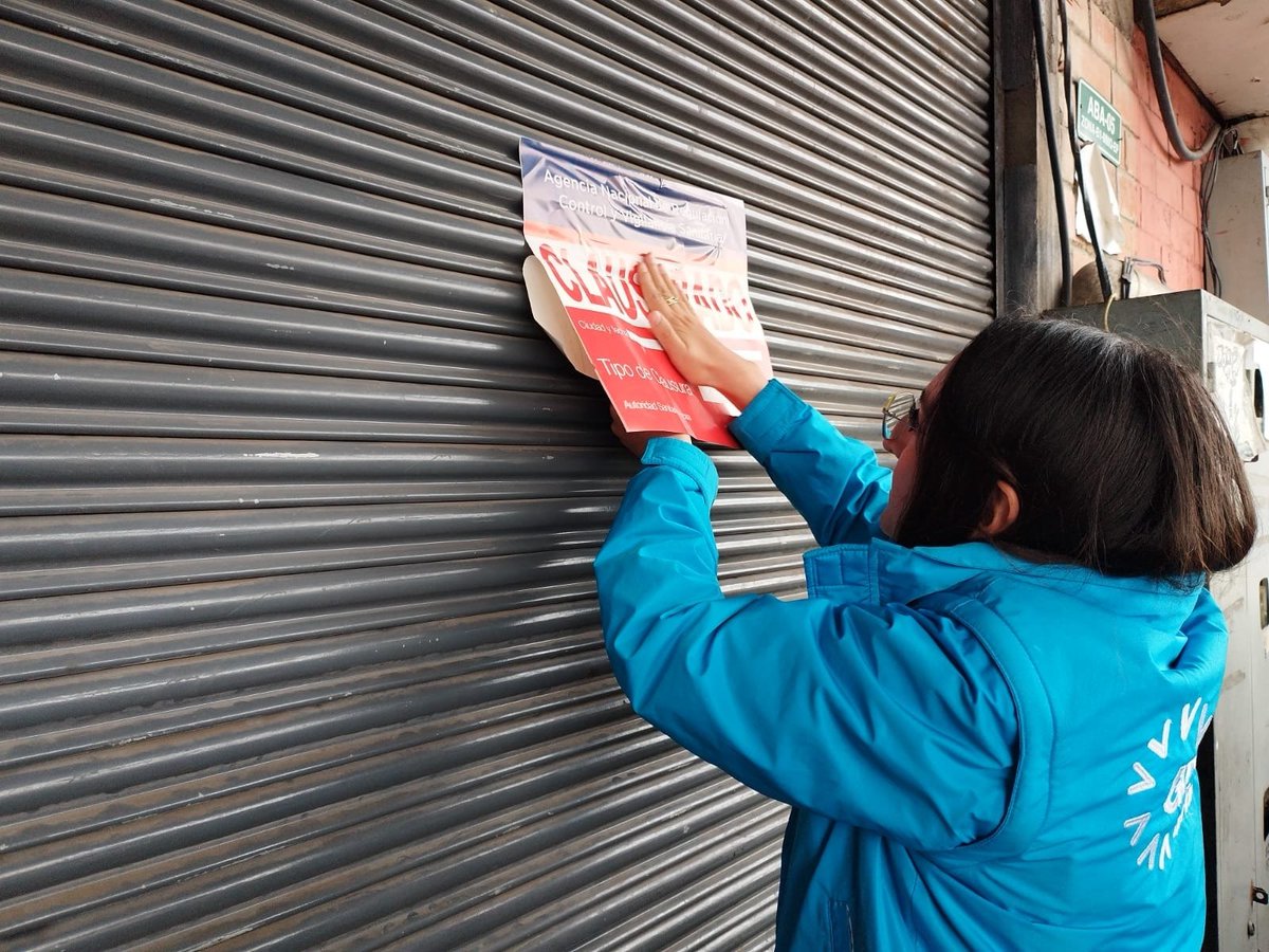 Arcsa_Ec's tweet photo. Más de 9⃣0⃣0⃣ productos de uso y consumo humano con fecha de vencimiento expirada y adulteración en el etiquetado fueron encontrados en un establecimiento de #Quito.

#ArcsaEnAcción 💯
#ArcsaTeCuida 🇪🇨 https://t.co/LRXkpTx9pH