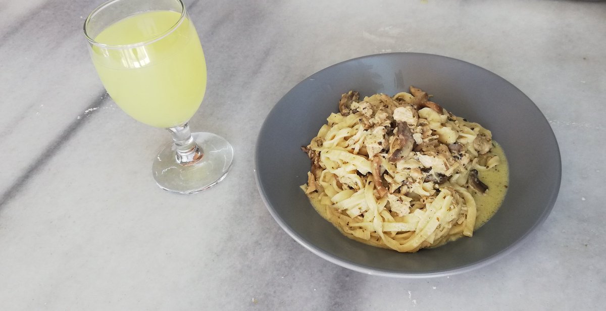 mslkitchenn's tweet photo. fettuccine alfredo❤️ #mysweetkitchen #delicious #fettucine #chicken #Alfredo https://t.co/TZRke78Ay8