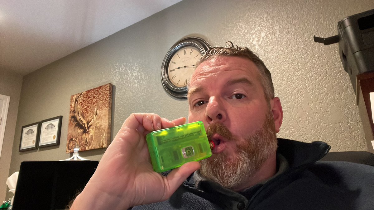 CorporateJason's tweet photo. #oldfartsvaping 😂 https://t.co/RMbDfBwt7n