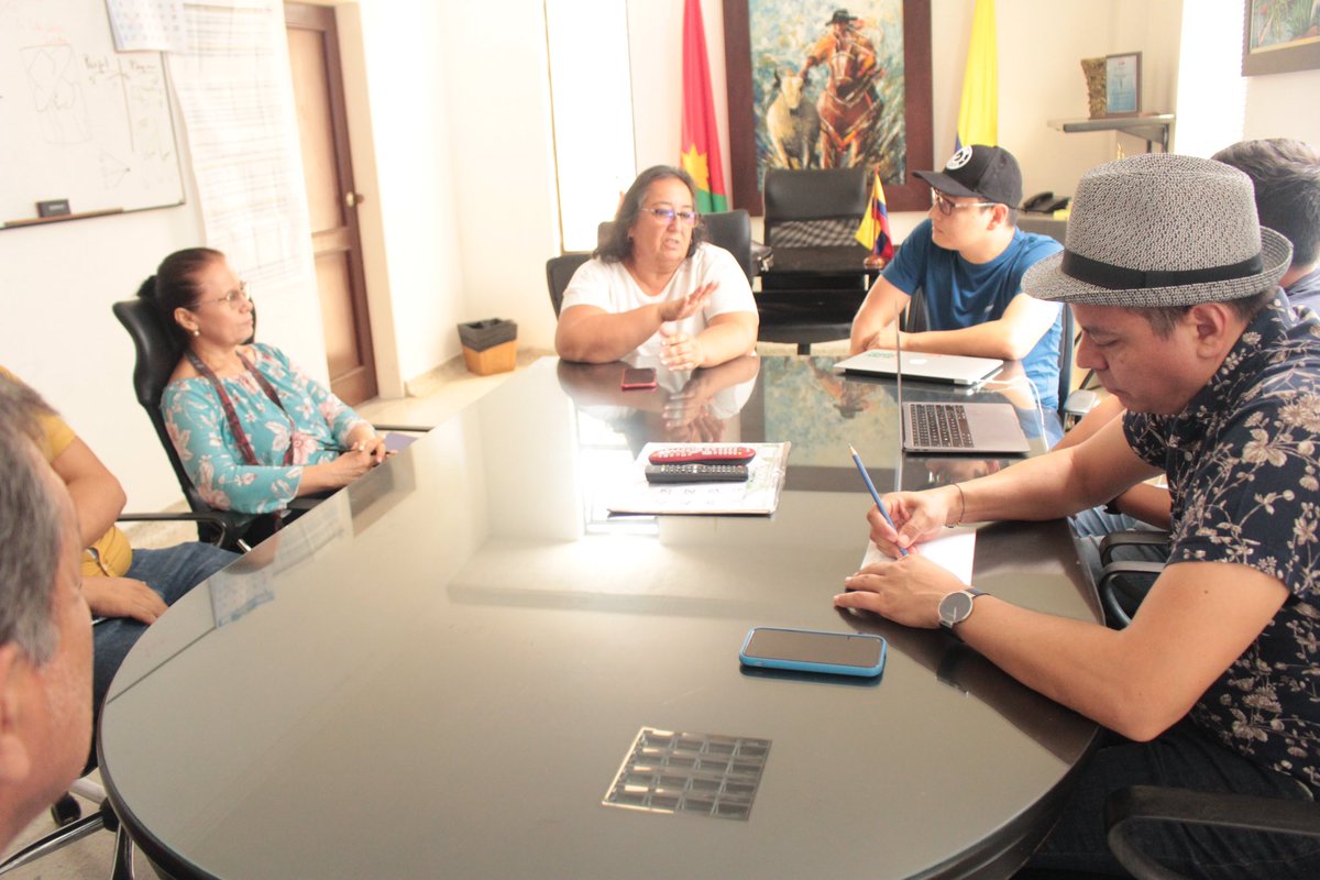 El Presidente de la Asamblea recibió a líderes del gremio de transporte, para abordar problemática de los precios de los servicios de los vehículos volqueteros. Se realizará una mesa técnica con la Secretaría de Infraestructura para conocer cómo se está abordando dicho tema.