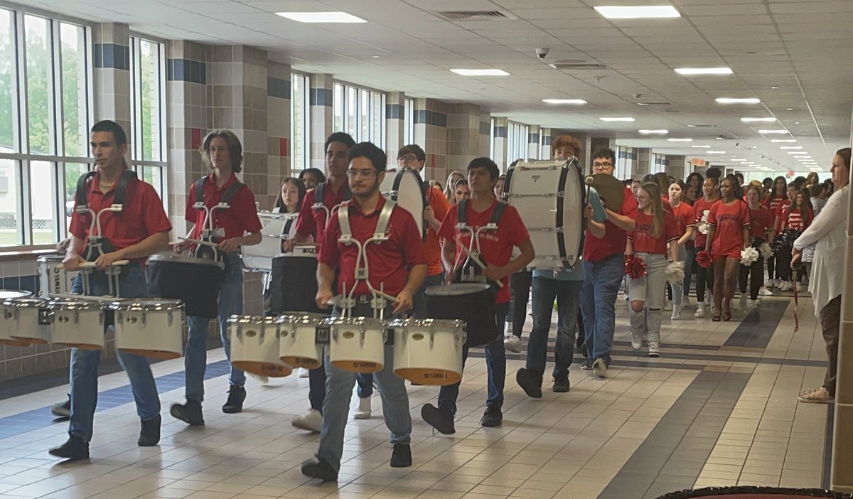 HOSA state sendoff today at <a href="/HumbleISD_AHS/">The Atascocita HS</a>! Best of luck this week! We are so proud of you!! ❤️💙🦅