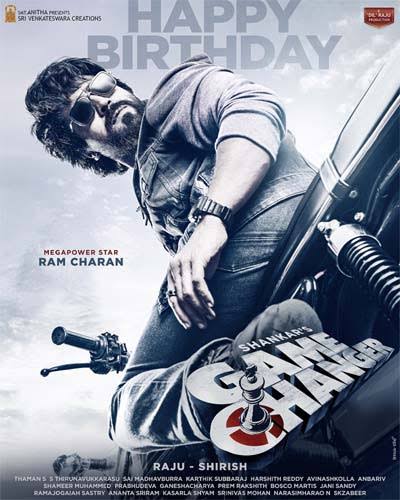 Karthikyn01's tweet photo. Ippatinunchi ayina strict undu anna @AlwaysRamCharan ๐๐
First look .. edo RACHA , NAAYAK time zone lo undi๐๐ป๐๐ป
PAN INDIAN , GLOBAL CRAZE tarwatha intha lazy??
Please ah social service konni rojulu pakkana pettey๐
#RamCharan #GameChanger #RC15 #RamCharan๐ต #RC15Rampage https://t.co/WraaDTSAkI